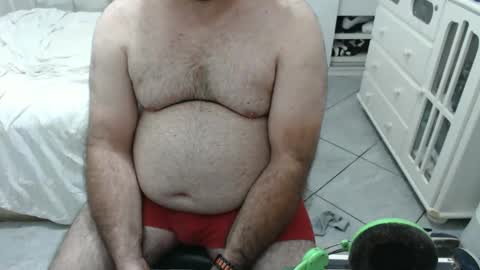 Snapshot of beastbearmg chatting on 10.19.25 beastbearmg online show from 10.19.25