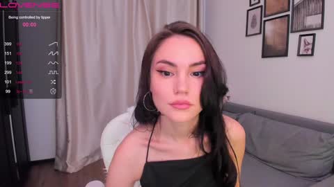 Snapshot of beatricefawne chatting on 12.11.24 Bzzz Bea online show from 12.11.24