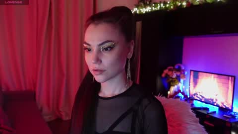 Snapshot of beatricefawne chatting on 01.01.25 Bzzz Bea online show from 01.01.25