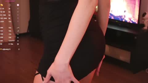 Snapshot of beatricefawne chatting on 01.30.25 Bzzz Bea online show from 01.30.25