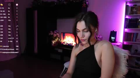 Snapshot of beatricefawne chatting on 02.23.25 Bzzz Bea online show from 02.23.25