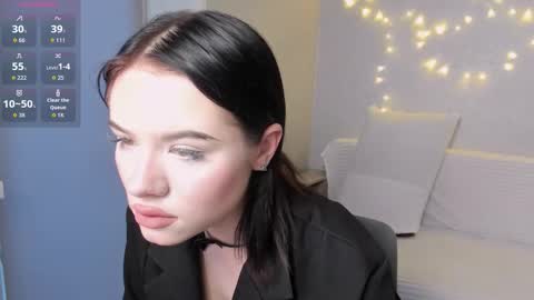 Snapshot of beatricemoonlight chatting on 12.14.25 My name is Beatrice Like my broadcast pls 3 online show from 12.14.25