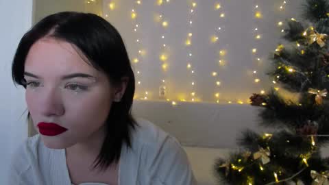 Snapshot of beatricemoonlight chatting on 12.16.25 My name is Beatrice Like my broadcast pls 3 online show from 12.16.25