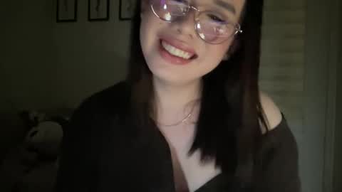 Snapshot of beautiful_lust69 chatting on 12.18.24 Sweet Aya online show from 12.18.24