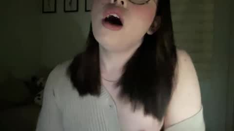 Snapshot of beautiful_lust69 chatting on 12.21.24 Sweet Aya online show from 12.21.24