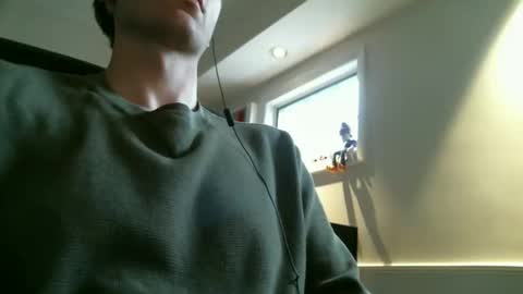 Snapshot of beautifulbeaver chatting on 10.31.25 beautifulbeaver online show from 10.31.25