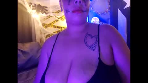 Snapshot of beautifull_sin69 chatting on 10.22.25 MONSTAHEAD69 online show from 10.22.25