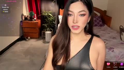 Snapshot of beautifullust chatting on 12.27.24 Queen Angela online show from 12.27.24