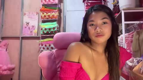 Snapshot of beauty_abby chatting on 05.18.26 beauty_abby online show from 05.18.26