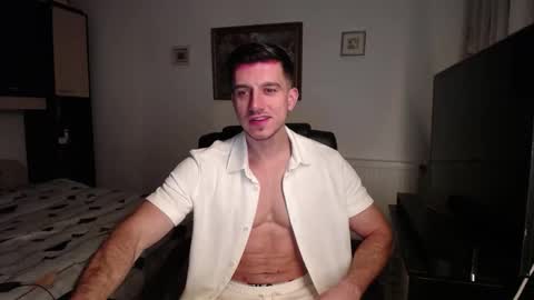 Mia and Jake online show from 01.08.26