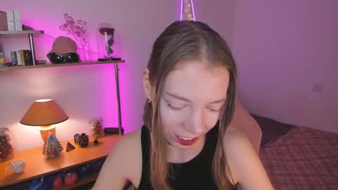 Snapshot of beautyeliise chatting on 12.16.24 Eliise online show from 12.16.24