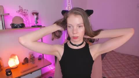 Snapshot of beautyeliise chatting on 02.22.25 Eliise online show from 02.22.25