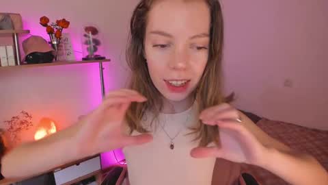 Snapshot of beautyeliise chatting on 03.10.25 Eliise online show from 03.10.25