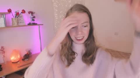 Snapshot of beautyeliise chatting on 09.16.25 Eliise online show from 09.16.25