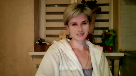 Snapshot of beautyksenia chatting on 04.28.26 BeautyKsenia online show from 04.28.26