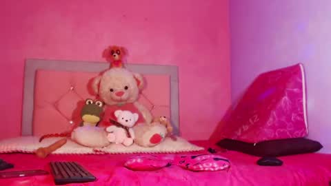 Snapshot of beautyqueen__ chatting on 01.17.25 BeautyMaffe online show from 01.17.25