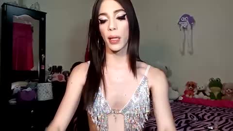 Snapshot of beautyqueen__ chatting on 10.04.25 BeautyMaffe online show from 10.04.25