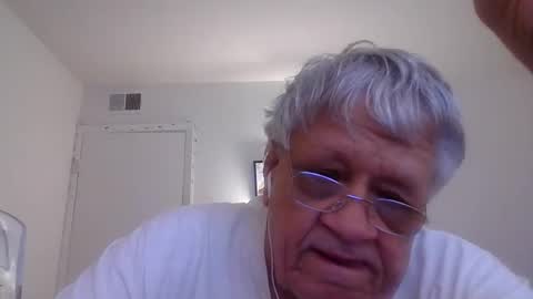 Snapshot of beautytomyeyes chatting on 12.13.24 beautytomyeyes online show from 12.13.24