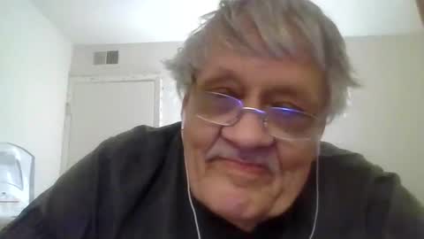 Snapshot of beautytomyeyes chatting on 01.16.25 beautytomyeyes online show from 01.16.25