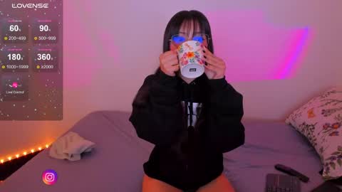 Snapshot of becca_be_ chatting on 01.17.25 Becca is here online show from 01.17.25