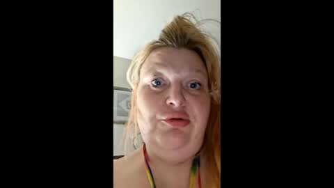 Snapshot of beccadream420 chatting on 05.27.26 beccadream420 online show from 05.27.26