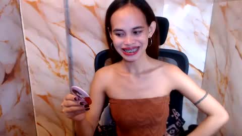 Snapshot of beccamiller22 chatting on 06.29.26 becca online show from 06.29.26