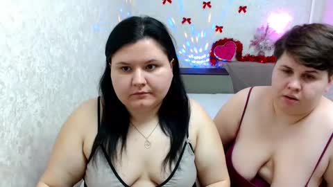 Snapshot of beckyandellen chatting on 01.06.25 BeckyAndEllen online show from 01.06.25