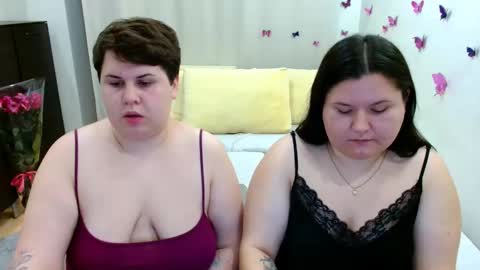 Snapshot of beckyandellen chatting on 10.08.25 BeckyAndEllen online show from 10.08.25