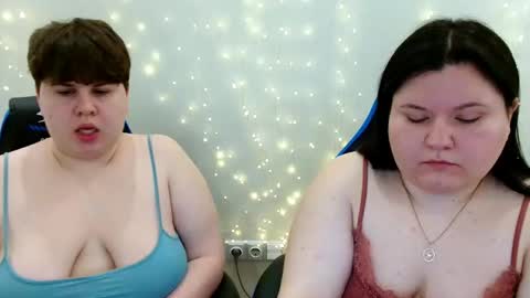 Snapshot of beckyandellen chatting on 05.06.26 BeckyAndEllen online show from 05.06.26