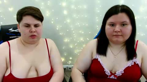 Snapshot of beckyandellen chatting on 06.04.26 BeckyAndEllen online show from 06.04.26