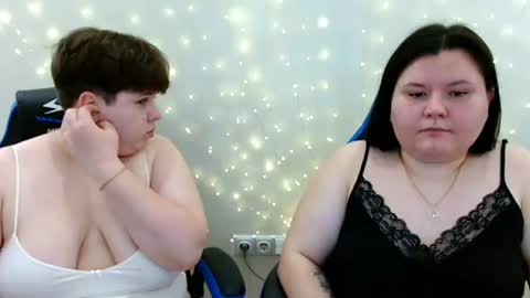Snapshot of beckyandellen chatting on 07.12.26 BeckyAndEllen online show from 07.12.26