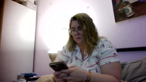 Snapshot of bedbandits chatting on 09.30.25 Bedbandits69 online show from 09.30.25