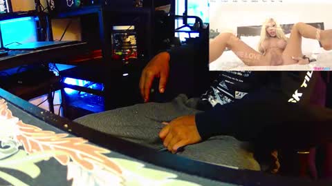 Snapshot of bedstuymonstercock90 chatting on 10.19.25 hungnheavy online show from 10.19.25