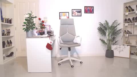 Bee if you ever see the girl who can take 12 inch all the way inside the ass try me online show from 01.16.25