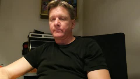 Snapshot of beefeater_7 chatting on 11.23.25 beefeater_7 online show from 11.23.25