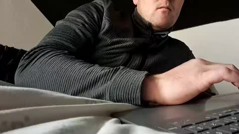 Snapshot of beenee3 chatting on 12.30.24 beenee3 online show from 12.30.24