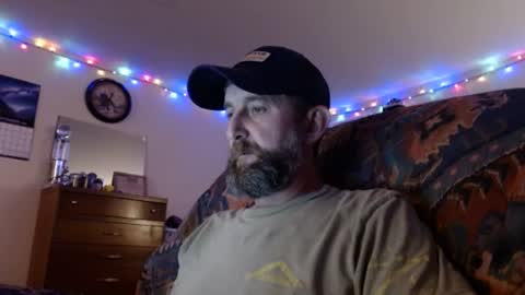 Snapshot of beetee77 chatting on 10.04.25 Beetee77 online show from 10.04.25
