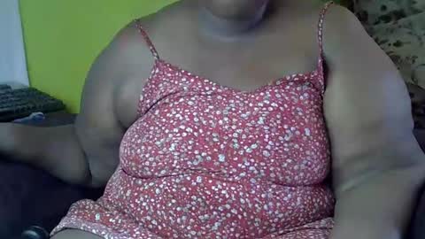 Snapshot of bekky_darling chatting on 03.02.25 bekky_darling online show from 03.02.25