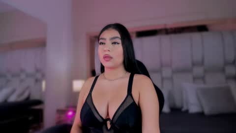 Snapshot of bela_cox chatting on 09.25.25 Bela online show from 09.25.25