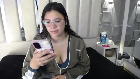 Snapshot of belen_green chatting on 06.06.26 Belen online show from 06.06.26