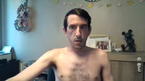 Snapshot of belgianboy33 chatting on 06.19.26 Dreamcock online show from 06.19.26