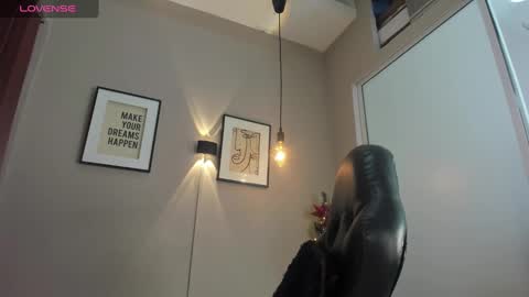 Snapshot of belinda_hills chatting on 12.06.24 belinda online show from 12.06.24