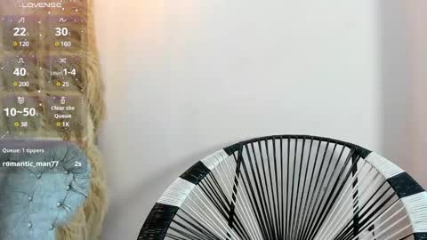 Snapshot of belinda_hills chatting on 12.21.24 belinda online show from 12.21.24