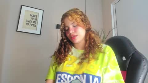 Snapshot of belinda_hills chatting on 12.22.24 belinda online show from 12.22.24