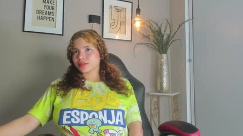 Snapshot of belinda_hills chatting on 12.22.24 belinda online show from 12.22.24