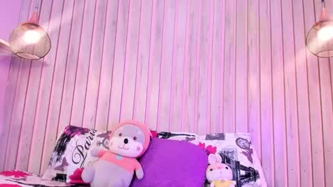 Snapshot of belinda_hills chatting on 12.22.24 belinda online show from 12.22.24