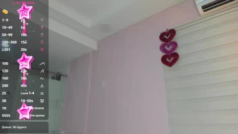 Snapshot of belinda_hills chatting on 01.06.25 belinda online show from 01.06.25