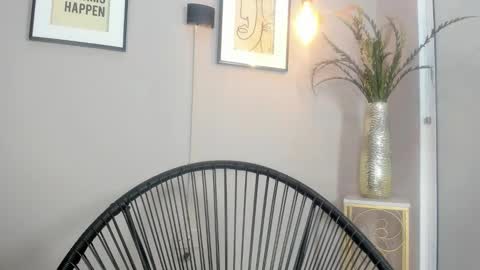 Snapshot of belinda_hills chatting on 01.10.25 belinda online show from 01.10.25