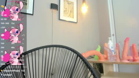 Snapshot of belinda_hills chatting on 01.22.25 belinda online show from 01.22.25