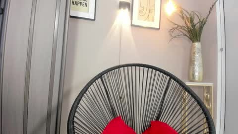 Snapshot of belinda_hills chatting on 01.25.25 belinda online show from 01.25.25